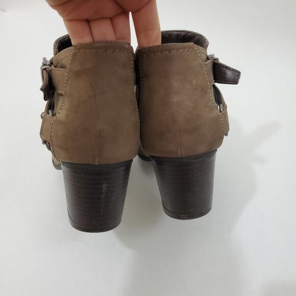 Indigo Rd | Buckle Strap Accent Zip Side Heeled Booties - Picture 5 of 10